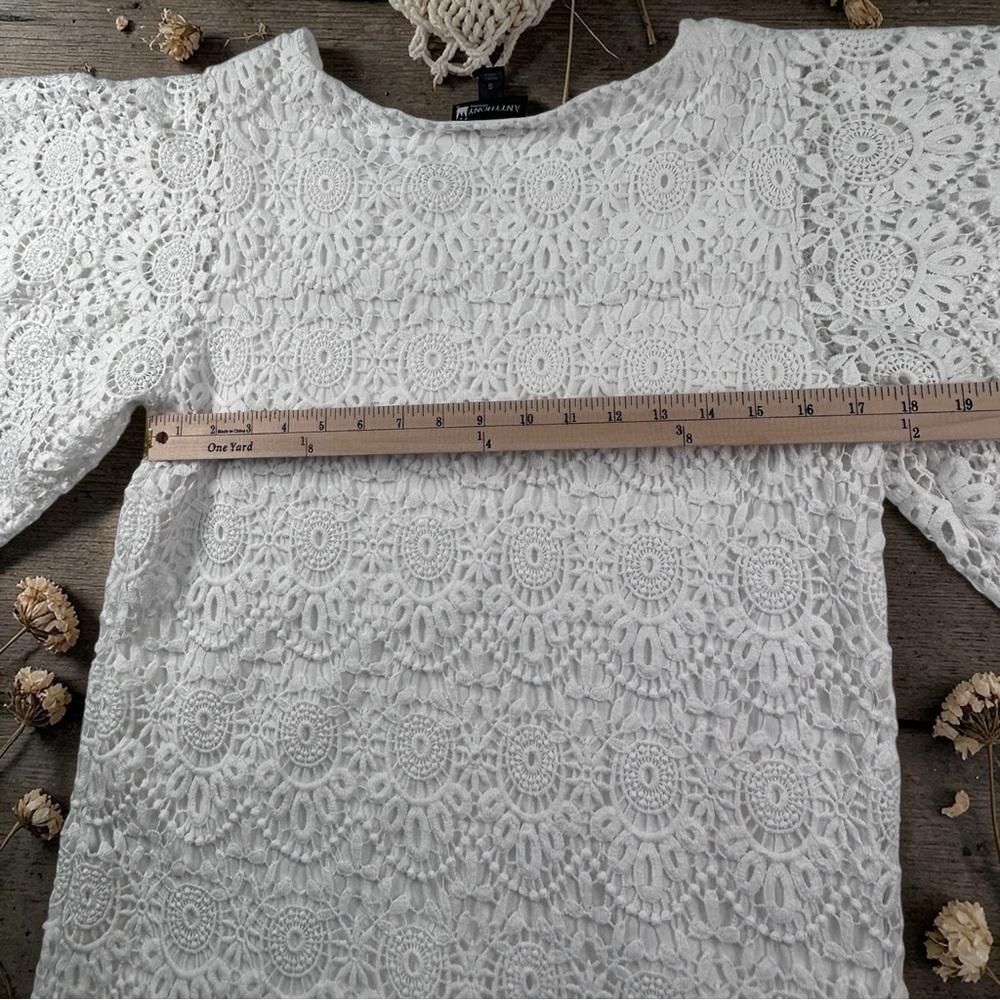 Anthony Original White Crochet Lace Blouse Sz S Boho Scalloped Hem Feminine Top - Picture 6 of 11